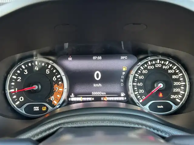 クライスラー・ジープ ジープ レネゲード トレイルホーク 長野県 2016(平28)年 6万km アンヴィルクリアコート 4WD/Bカメラ/クルコン/LKA/衝突被害軽減ブレーキ/電動パーキングブレーキ/純正17AW/コーナーセンサー/ディスプレイオーディオ(AM/FA/BT/AUX/USB)/ETC/スマートキー