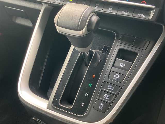 トヨタ ヴォクシー ハイブリッド S－Z 道央・札幌 2022(令4)年 2.7万km アティチュードブラックマイカ ワンオーナー/寒冷地仕様/純正10.5型ナビ/フルセグ/CD/DVD/BT/Miracast/USB/バックカメラ/両側パワースライド/パワーバックドア/ハーフレザーシート/衝突軽減ブレーキ/レーンキープアシスト/前後ドライブレコーダー/レーダークルーズコントロール/シートヒーター（D/N）/ステアリングヒーター/ワイパーデアイサー/オートマチックハイビーム/AC100V電源/コーナーセンサー/ＬＥＤヘッドライト/ヘッドライトレベライザー/ビルトインＥＴＣ/スマートキー×2/保証書/取扱説明書