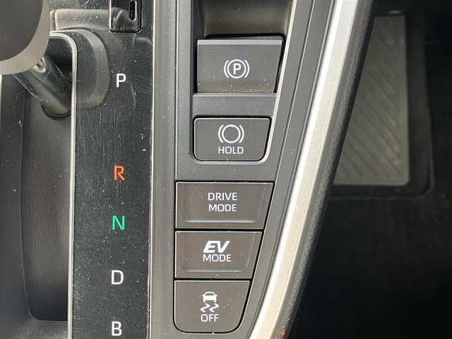 トヨタ ヴォクシー ハイブリッド S－Z 道央・札幌 2022(令4)年 2.7万km アティチュードブラックマイカ ワンオーナー/寒冷地仕様/純正10.5型ナビ/フルセグ/CD/DVD/BT/Miracast/USB/バックカメラ/両側パワースライド/パワーバックドア/ハーフレザーシート/衝突軽減ブレーキ/レーンキープアシスト/前後ドライブレコーダー/レーダークルーズコントロール/シートヒーター（D/N）/ステアリングヒーター/ワイパーデアイサー/オートマチックハイビーム/AC100V電源/コーナーセンサー/ＬＥＤヘッドライト/ヘッドライトレベライザー/ビルトインＥＴＣ/スマートキー×2/保証書/取扱説明書