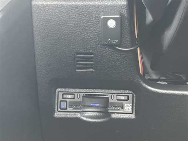 トヨタ ヴォクシー ハイブリッド S－Z 道央・札幌 2022(令4)年 2.7万km アティチュードブラックマイカ ワンオーナー/寒冷地仕様/純正10.5型ナビ/フルセグ/CD/DVD/BT/Miracast/USB/バックカメラ/両側パワースライド/パワーバックドア/ハーフレザーシート/衝突軽減ブレーキ/レーンキープアシスト/前後ドライブレコーダー/レーダークルーズコントロール/シートヒーター（D/N）/ステアリングヒーター/ワイパーデアイサー/オートマチックハイビーム/AC100V電源/コーナーセンサー/ＬＥＤヘッドライト/ヘッドライトレベライザー/ビルトインＥＴＣ/スマートキー×2/保証書/取扱説明書