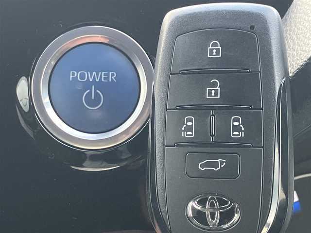 トヨタ ヴォクシー ハイブリッド S－Z 道央・札幌 2022(令4)年 2.7万km アティチュードブラックマイカ ワンオーナー/寒冷地仕様/純正10.5型ナビ/フルセグ/CD/DVD/BT/Miracast/USB/バックカメラ/両側パワースライド/パワーバックドア/ハーフレザーシート/衝突軽減ブレーキ/レーンキープアシスト/前後ドライブレコーダー/レーダークルーズコントロール/シートヒーター（D/N）/ステアリングヒーター/ワイパーデアイサー/オートマチックハイビーム/AC100V電源/コーナーセンサー/ＬＥＤヘッドライト/ヘッドライトレベライザー/ビルトインＥＴＣ/スマートキー×2/保証書/取扱説明書