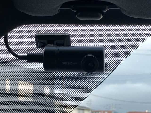 トヨタ ヴォクシー ハイブリッド S－Z 道央・札幌 2022(令4)年 2.7万km アティチュードブラックマイカ ワンオーナー/寒冷地仕様/純正10.5型ナビ/フルセグ/CD/DVD/BT/Miracast/USB/バックカメラ/両側パワースライド/パワーバックドア/ハーフレザーシート/衝突軽減ブレーキ/レーンキープアシスト/前後ドライブレコーダー/レーダークルーズコントロール/シートヒーター（D/N）/ステアリングヒーター/ワイパーデアイサー/オートマチックハイビーム/AC100V電源/コーナーセンサー/ＬＥＤヘッドライト/ヘッドライトレベライザー/ビルトインＥＴＣ/スマートキー×2/保証書/取扱説明書