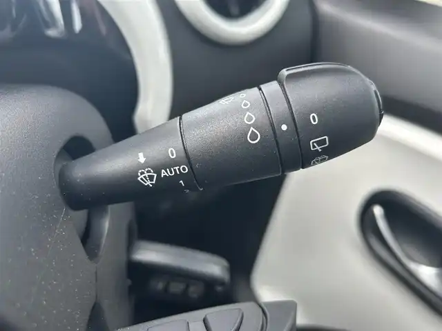 ルノー トゥインゴ EDC 鹿児島県 2019(令1)年 7.1万km 黄 純正ナビ/　　BT/AUX/LEDオートライト/純正アルミホイール/アイドリングストップ/リモコンキー/ETC