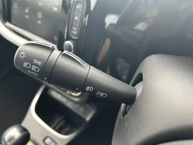 ルノー トゥインゴ EDC 鹿児島県 2019(令1)年 7.1万km 黄 純正ナビ/　　BT/AUX/LEDオートライト/純正アルミホイール/アイドリングストップ/リモコンキー/ETC