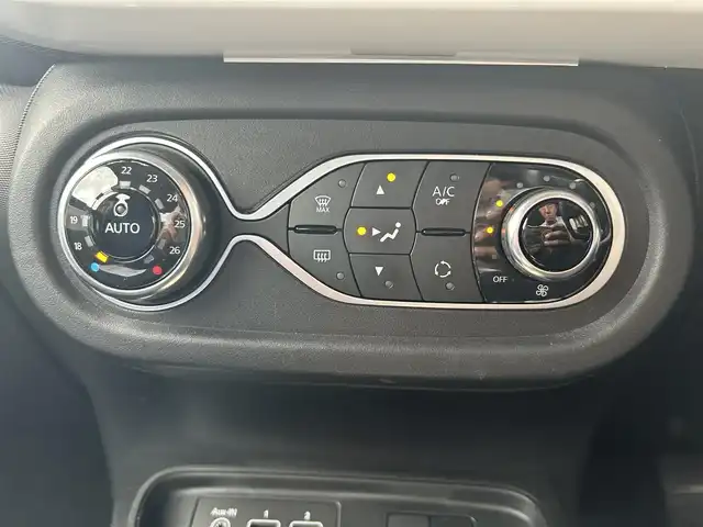 ルノー トゥインゴ EDC 鹿児島県 2019(令1)年 7.1万km 黄 純正ナビ/　　BT/AUX/LEDオートライト/純正アルミホイール/アイドリングストップ/リモコンキー/ETC