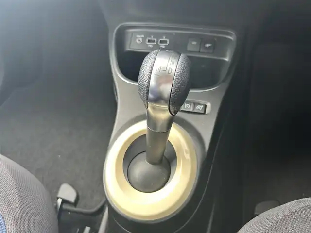 ルノー トゥインゴ EDC 鹿児島県 2019(令1)年 7.1万km 黄 純正ナビ/　　BT/AUX/LEDオートライト/純正アルミホイール/アイドリングストップ/リモコンキー/ETC