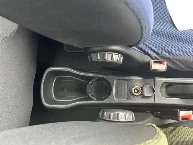ルノー トゥインゴ EDC 鹿児島県 2019(令1)年 7.1万km 黄 純正ナビ/　　BT/AUX/LEDオートライト/純正アルミホイール/アイドリングストップ/リモコンキー/ETC