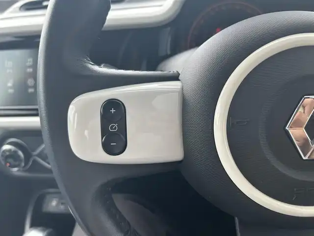 ルノー トゥインゴ EDC 鹿児島県 2019(令1)年 7.1万km 黄 純正ナビ/　　BT/AUX/LEDオートライト/純正アルミホイール/アイドリングストップ/リモコンキー/ETC