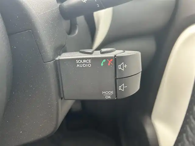 ルノー トゥインゴ EDC 鹿児島県 2019(令1)年 7.1万km 黄 純正ナビ/　　BT/AUX/LEDオートライト/純正アルミホイール/アイドリングストップ/リモコンキー/ETC