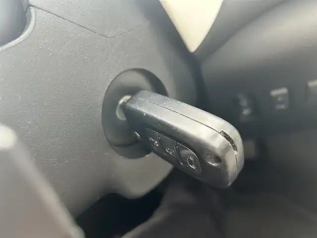 ルノー トゥインゴ EDC 鹿児島県 2019(令1)年 7.1万km 黄 純正ナビ/　　BT/AUX/LEDオートライト/純正アルミホイール/アイドリングストップ/リモコンキー/ETC