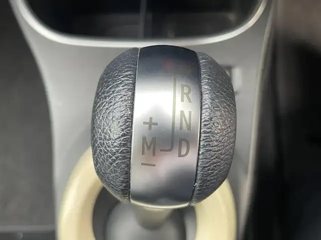 ルノー トゥインゴ EDC 栃木県 2019(令1)年 7.1万km 黄 純正ナビ/　　BT/AUX/LEDオートライト/純正アルミホイール/アイドリングストップ/リモコンキー/ETC