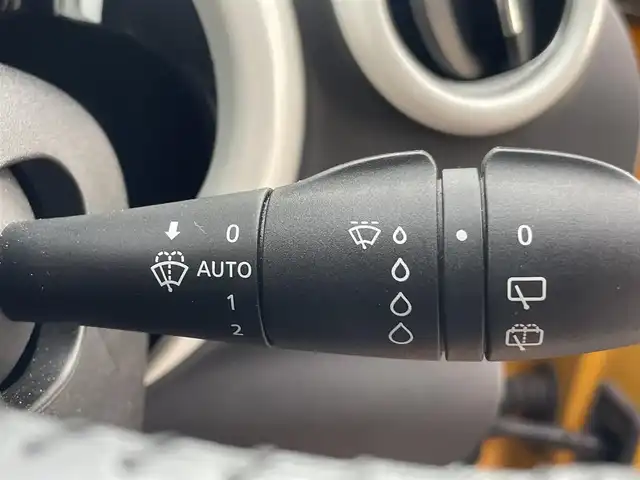 ルノー トゥインゴ EDC 栃木県 2019(令1)年 7.1万km 黄 純正ナビ/　　BT/AUX/LEDオートライト/純正アルミホイール/アイドリングストップ/リモコンキー/ETC