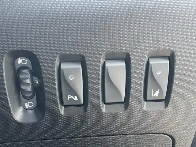 ルノー トゥインゴ EDC 栃木県 2019(令1)年 7.1万km 黄 純正ナビ/　　BT/AUX/LEDオートライト/純正アルミホイール/アイドリングストップ/リモコンキー/ETC