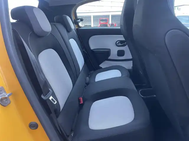 ルノー トゥインゴ EDC 栃木県 2019(令1)年 7.1万km 黄 純正ナビ/　　BT/AUX/LEDオートライト/純正アルミホイール/アイドリングストップ/リモコンキー/ETC