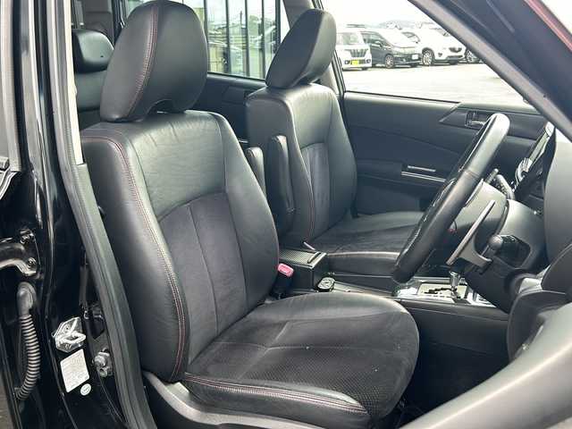 スバル エクシーガ 2．5i スペックB アイサイト 青森県 2013(平25)年 7.1万km 黒 ・４WD/・社外SDメモリナビ/（フルセグ・BT・ラジオ・CD・DVD）/・バックカメラ/・レーダークルーズコントロール/・ハーフレザーシート/・ETC/・社外前方ドライブレコーダー/・SI-DRIVE/・パドルシフト/・アイサイト/・プリクラッシュブレーキ/・車線逸脱警報/・電動格納ミラー/・ウィンカーミラー/・純正18インチアルミホイール