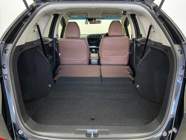 ホンダ シャトル ハイブリッド ホンダセンシング 栃木県 2019(令1)年 4.4万km クリスタルブラックパール 社外8型メモリーナビゲーション【AVIC-RL810】/（CD/DVD/BT/フルセグ/AM/FM）/バックカメラ/ホンダセンシング/CMBS衝突軽減ブレーキ/誤発進抑制機能/アダブティブクルーズコントロールACC/LKAS車線維持支援システム/路外逸脱抑制機能/先行車発進お知らせ機能/標識認識機能/後方誤発進抑制機能/純正ビルトインETC/社外前方ドライブレコーダー/ECON/プッシュスタート/スマートキー/純正サイド/リアスポイラー/社外前方ドライブレコーダー/社外17インチアルミホイール/スペアキー