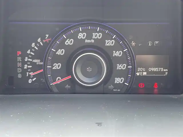 ホンダ ステップワゴン スパーダ Z クールスピリット 千葉県 2013(平25)年 9.9万km ホワイトオーキッドパール (株)IDOMが運営する【じしゃロン八千代店】の自社ローン専用車両になります。/こちらは現金またはオートローンご利用時の価格です。自社ローンご希望の方は別途その旨お申付け下さい/両側パワースライドドア/Bluetoothオーディオ対応ナビ
