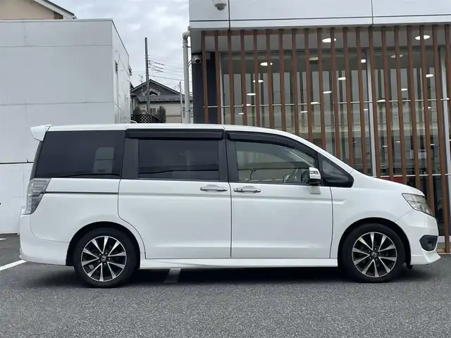 ホンダ ステップワゴン スパーダ Z クールスピリット 千葉県 2013(平25)年 9.9万km ホワイトオーキッドパール (株)IDOMが運営する【じしゃロン八千代店】の自社ローン専用車両になります。/こちらは現金またはオートローンご利用時の価格です。自社ローンご希望の方は別途その旨お申付け下さい/両側パワースライドドア/Bluetoothオーディオ対応ナビ