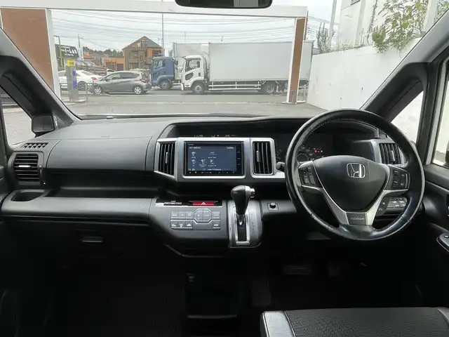ホンダ ステップワゴン スパーダ Z クールスピリット 千葉県 2013(平25)年 9.9万km ホワイトオーキッドパール (株)IDOMが運営する【じしゃロン八千代店】の自社ローン専用車両になります。/こちらは現金またはオートローンご利用時の価格です。自社ローンご希望の方は別途その旨お申付け下さい/両側パワースライドドア/Bluetoothオーディオ対応ナビ