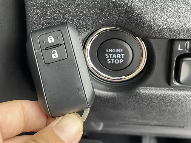 スズキ ジムニー XC 群馬県 2024(令6)年 0.1千km ピュアホワイトP 届出済未使用車：登録時走行距離10km/＝＝＝＝＝/届出済未使用車　シートヒーター　デュアルセンサーブレーキサポート　ＬＥＤヘッドライト　純正１５インチアルミ　クルーズコントロール　コーナーセンサー　ヒルディセントコントロール　オートマチックハイビーム