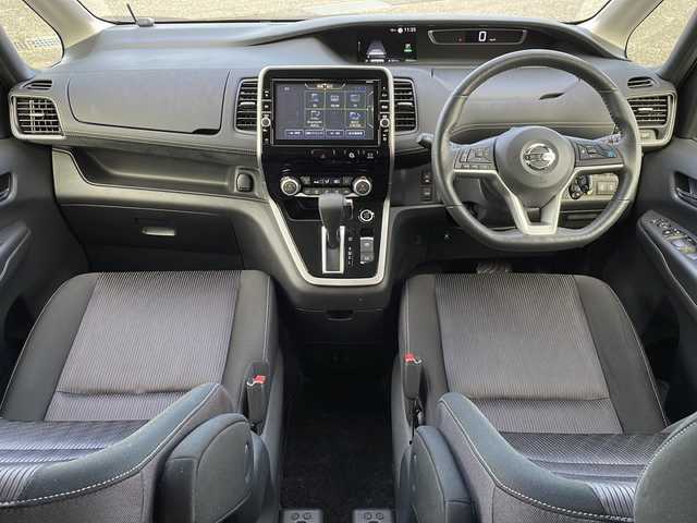 日産 セレナ ハイウェイスターVセレクションⅡ 新潟県 2019(平31)年 4万km ダイヤモンドブラック 2トーン 4WD/純正9インチSDナビ(MM518D-L)/CD/DVD/BD/BT/フルセグテレビ/SDミュージックサーバー/全方位カメラ/ETC/フリップダウンモニター/ドライブレコーダー/衝突被害軽減ブレーキ/レーンキープアシスト/レーダークルーズコントロール/両側パワースライドドア/シートヒーター /ステアリングヒーター/ステアリングスイッチ/コーナーセンサー/パーキングアシスト/スマートキー/プッシュスタート/LEDヘッドライト/オートライト/フォグランプ/社外15インチアルミホイール/純正15インチAW冬タイヤ車載