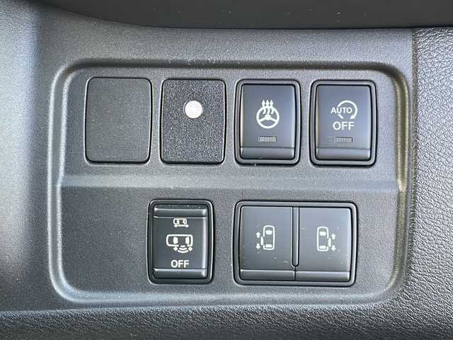 日産 セレナ ハイウェイスターVセレクションⅡ 新潟県 2019(平31)年 4万km ダイヤモンドブラック 2トーン 4WD/純正9インチSDナビ(MM518D-L)/CD/DVD/BD/BT/フルセグテレビ/SDミュージックサーバー/全方位カメラ/ETC/フリップダウンモニター/ドライブレコーダー/衝突被害軽減ブレーキ/レーンキープアシスト/レーダークルーズコントロール/両側パワースライドドア/シートヒーター /ステアリングヒーター/ステアリングスイッチ/コーナーセンサー/パーキングアシスト/スマートキー/プッシュスタート/LEDヘッドライト/オートライト/フォグランプ/社外15インチアルミホイール/純正15インチAW冬タイヤ車載