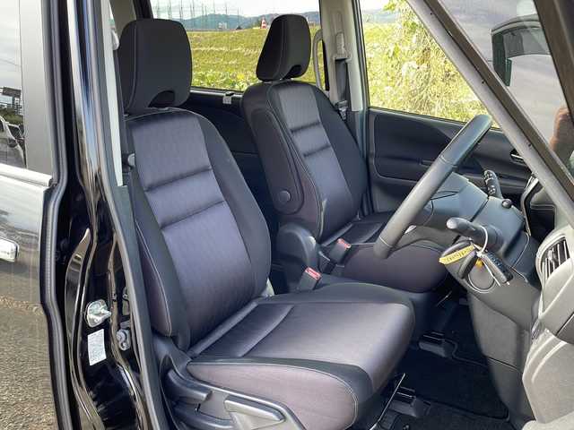 日産 セレナ ハイウェイスターVセレクションⅡ 新潟県 2019(平31)年 4万km ダイヤモンドブラック 2トーン 4WD/純正9インチSDナビ(MM518D-L)/CD/DVD/BD/BT/フルセグテレビ/SDミュージックサーバー/全方位カメラ/ETC/フリップダウンモニター/ドライブレコーダー/衝突被害軽減ブレーキ/レーンキープアシスト/レーダークルーズコントロール/両側パワースライドドア/シートヒーター /ステアリングヒーター/ステアリングスイッチ/コーナーセンサー/パーキングアシスト/スマートキー/プッシュスタート/LEDヘッドライト/オートライト/フォグランプ/社外15インチアルミホイール/純正15インチAW冬タイヤ車載