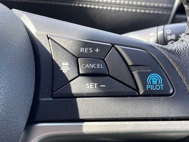 日産 セレナ ハイウェイスターVセレクションⅡ 新潟県 2019(平31)年 4万km ダイヤモンドブラック 2トーン 4WD/純正9インチSDナビ(MM518D-L)/CD/DVD/BD/BT/フルセグテレビ/SDミュージックサーバー/全方位カメラ/ETC/フリップダウンモニター/ドライブレコーダー/衝突被害軽減ブレーキ/レーンキープアシスト/レーダークルーズコントロール/両側パワースライドドア/シートヒーター /ステアリングヒーター/ステアリングスイッチ/コーナーセンサー/パーキングアシスト/スマートキー/プッシュスタート/LEDヘッドライト/オートライト/フォグランプ/社外15インチアルミホイール/純正15インチAW冬タイヤ車載