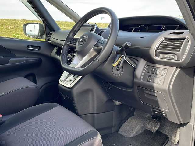 日産 セレナ ハイウェイスターVセレクションⅡ 新潟県 2019(平31)年 4万km ダイヤモンドブラック 2トーン 4WD/純正9インチSDナビ(MM518D-L)/CD/DVD/BD/BT/フルセグテレビ/SDミュージックサーバー/全方位カメラ/ETC/フリップダウンモニター/ドライブレコーダー/衝突被害軽減ブレーキ/レーンキープアシスト/レーダークルーズコントロール/両側パワースライドドア/シートヒーター /ステアリングヒーター/ステアリングスイッチ/コーナーセンサー/パーキングアシスト/スマートキー/プッシュスタート/LEDヘッドライト/オートライト/フォグランプ/社外15インチアルミホイール/純正15インチAW冬タイヤ車載