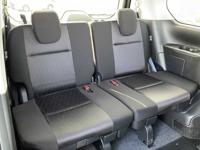 日産 セレナ ハイウェイスターVセレクションⅡ 新潟県 2019(平31)年 4万km ダイヤモンドブラック 2トーン 4WD/純正9インチSDナビ(MM518D-L)/CD/DVD/BD/BT/フルセグテレビ/SDミュージックサーバー/全方位カメラ/ETC/フリップダウンモニター/ドライブレコーダー/衝突被害軽減ブレーキ/レーンキープアシスト/レーダークルーズコントロール/両側パワースライドドア/シートヒーター /ステアリングヒーター/ステアリングスイッチ/コーナーセンサー/パーキングアシスト/スマートキー/プッシュスタート/LEDヘッドライト/オートライト/フォグランプ/社外15インチアルミホイール/純正15インチAW冬タイヤ車載