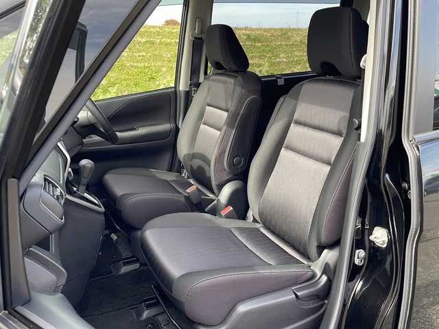 日産 セレナ ハイウェイスターVセレクションⅡ 新潟県 2019(平31)年 4万km ダイヤモンドブラック 2トーン 4WD/純正9インチSDナビ(MM518D-L)/CD/DVD/BD/BT/フルセグテレビ/SDミュージックサーバー/全方位カメラ/ETC/フリップダウンモニター/ドライブレコーダー/衝突被害軽減ブレーキ/レーンキープアシスト/レーダークルーズコントロール/両側パワースライドドア/シートヒーター /ステアリングヒーター/ステアリングスイッチ/コーナーセンサー/パーキングアシスト/スマートキー/プッシュスタート/LEDヘッドライト/オートライト/フォグランプ/社外15インチアルミホイール/純正15インチAW冬タイヤ車載