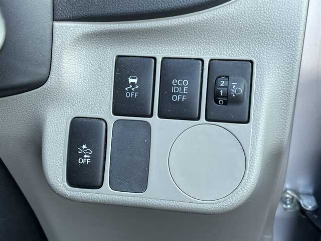 ダイハツ ミラ イース X SA 岡山県 2014(平26)年 2.9万km ブライトシルバーメタリック 登録時走行距離28606キロ/純正SDナビ/AM/FM/Bluetooth/TV/DVD/スマートアシスト/・衝突警報機能/・誤発進抑制機能（前方）/・先行車発進お知らせ機能/純正１４インチAW/純正フロアマット/電動格納ミラー/ハロゲンライト/リモコンキー/ETC