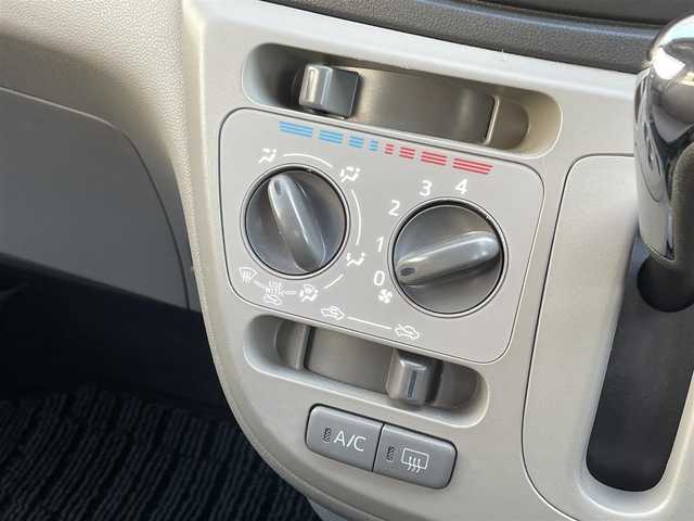 ダイハツ ミラ イース X SA 岡山県 2014(平26)年 2.9万km ブライトシルバーメタリック 登録時走行距離28606キロ/純正SDナビ/AM/FM/Bluetooth/TV/DVD/スマートアシスト/・衝突警報機能/・誤発進抑制機能（前方）/・先行車発進お知らせ機能/純正１４インチAW/純正フロアマット/電動格納ミラー/ハロゲンライト/リモコンキー/ETC