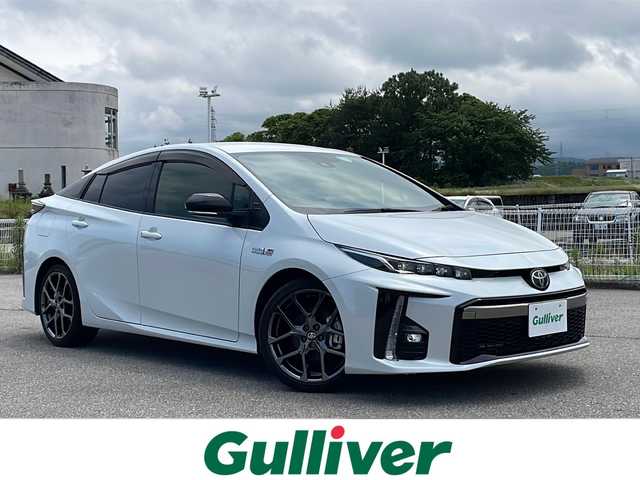 トヨタ プリウス ＰＨＶ S GRスポーツ 富山県 2021(令3)年 3.1万km プラチナホワイトパールマイカ ワンオーナー/後期５人乗り/トヨタセーフティセンス/・プリクラッシュセーフティ/・レーントレーシングアシスト/・ロードサインアシスト/・レーダークルーズコントロール/・オートハイビーム/純正８インチディスプレイオーディオ/(AM.FM.BT.MiraCast)/バックカメラ/フルセグTV/AC100V充電/ビルトインETC2.0/プッシュスタート/スマートキー/革巻きステアリング/ステアリングスイッチ/ハーフレザーシート/前席シートヒーター/LEDヘッドライト/LEDフォグランプ/純正18インチAW/純正フロアマット