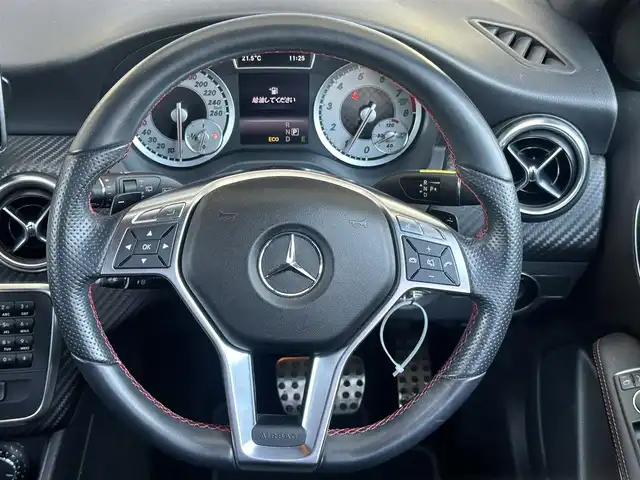メルセデス・ベンツ Ａ１８０ 愛知県 2014(平26)年 5.9万km パール セーフティパッケージ/　・衝突被害軽減ブレーキ/　・ブラインドスポットモニター/  ・追従型クルーズコントロール/純正マルチファンクションディスプレイ/ -BT/CD/DVD/バックカメラ/ステアリングリモコン/パワーシート/シートメモリー/フルフラットシート/純正17インチアルミホイール/電動格納ミラー/取扱説明書/スマートキー/スペアキー