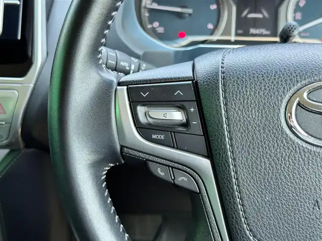 トヨタ ランドクルーザー プラド TX Lパッケージ 宮城県 2019(令1)年 7.6万km グレーメタリック トヨタセーフティセンスP/・プリクラッシュセーフティ/・レーンデイパーチャーアラート/・オートマチックハイビーム/・レーダークルーズコントロール【ブレーキ制御付】/ブラック革シート/・パワーシート【D/N】/・シートヒーター【D/N】/・エアシート【D/N】/社外フローティングナビ【ALPINE】/・フルセグ/・Bluetooth/・CD/DVD/・HDMI/バックカメラ/ビルドインETC2.0/社外前後ドライブレコーダー/社外マフラー/社外17インチアルミホイール/純正フロアマット/ドアバイアザー/スペアタイヤ/スペアキー/保証書