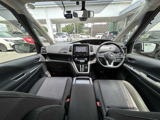 日産 セレナ ハイウェイスターVセレクションⅡ 愛知県 2019(令1)年 4.6万km ダイヤモンドブラック 社外メモリナビ(FM/AM/CD/DVD/BT/USB/iPod/AUX/HDMI/フルセグ)/アラウンドビューカメラ/フリップダウンモニター/インテリジェントエマージェンシーブレーキ/駐車支援/ふらつき検知/クリアランスソナー/クルーズコントロール/ドライブレコーダー/両側パワースライドドア/ワンタッチオートスライド/LEDヘッドライト/フォグランプ/純正AW16インチ/アイドリングストップ/ETC/プッシュスタート/スマートキー/スペアキー１本/ステアリングリモコン/ABS/保証書