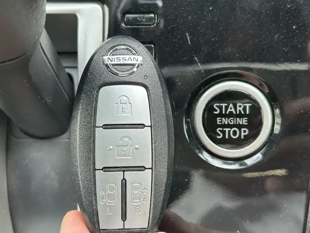 日産 セレナ ハイウェイスターVセレクションⅡ 愛知県 2019(令1)年 4.6万km ダイヤモンドブラック 社外メモリナビ(FM/AM/CD/DVD/BT/USB/iPod/AUX/HDMI/フルセグ)/アラウンドビューカメラ/フリップダウンモニター/インテリジェントエマージェンシーブレーキ/駐車支援/ふらつき検知/クリアランスソナー/クルーズコントロール/ドライブレコーダー/両側パワースライドドア/ワンタッチオートスライド/LEDヘッドライト/フォグランプ/純正AW16インチ/アイドリングストップ/ETC/プッシュスタート/スマートキー/スペアキー１本/ステアリングリモコン/ABS/保証書