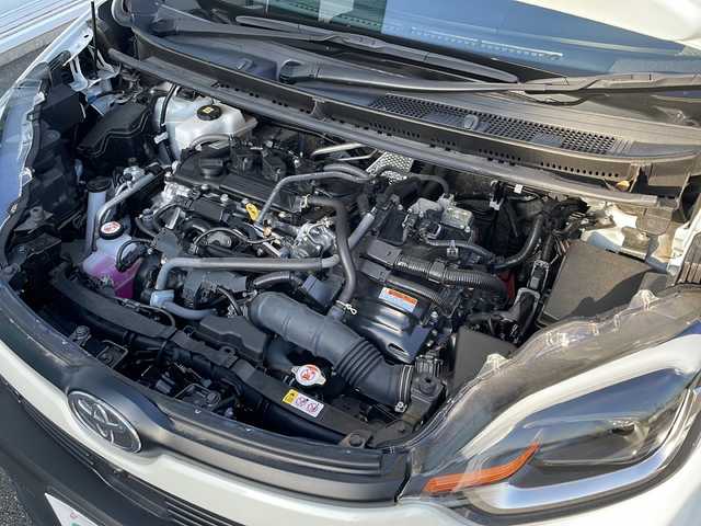 トヨタ シエンタ ハイブリッド Z 神奈川県 2023(令5)年 3.2万km ホワイトパールクリスタルシャイン ・８インチナビ　/・全周囲モニター　/・純正ＥＴＣ　/・Ｂｌｕｅｔｏｏｔｈ　/・ＡｐｐｌｅＣａｒＰｌａｙ　ＡｎｄｒｏｉｄＡｕｔｏ　/・フルセグTV/・ハンズフリーデュアルパワースライドドア　/・後席用サンシェード　/・アクセサリーコンセントト（AC100V・1500W/インパネ1・荷室1/非常時給電システム付）/・運転席アームレスト/・本革巻きステアリング/・純正サイドバイザー/・レーダークルーズコントロール（停止保持機能あり）/・LEDヘッドライト/・ドライブレコーダー（TZ-DR210）/・スマートキー/・プッシュスタート