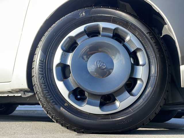 トヨタ シエンタ ハイブリッド Z 神奈川県 2023(令5)年 3.2万km ホワイトパールクリスタルシャイン ・８インチナビ　/・全周囲モニター　/・純正ＥＴＣ　/・Ｂｌｕｅｔｏｏｔｈ　/・ＡｐｐｌｅＣａｒＰｌａｙ　ＡｎｄｒｏｉｄＡｕｔｏ　/・フルセグTV/・ハンズフリーデュアルパワースライドドア　/・後席用サンシェード　/・アクセサリーコンセントト（AC100V・1500W/インパネ1・荷室1/非常時給電システム付）/・運転席アームレスト/・本革巻きステアリング/・純正サイドバイザー/・レーダークルーズコントロール（停止保持機能あり）/・LEDヘッドライト/・ドライブレコーダー（TZ-DR210）/・スマートキー/・プッシュスタート