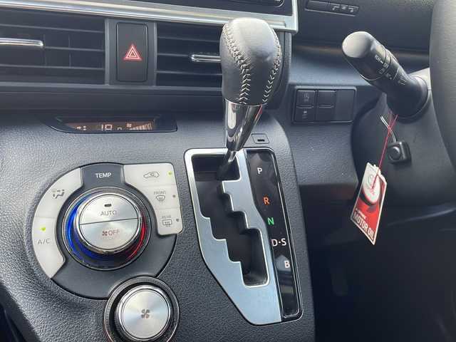 トヨタ シエンタ G クエロ 福岡県 2020(令2)年 5.1万km ブラックマイカ ワンオーナー/純正ナビ（Bluetooth・フルセグTV・CD・DVD再生）/ドライブレコーダー（前後）/USB入力端子/クリアランスソナー/コーナーセンサー/ビルトインETC/両側パワースライドドア/3列シート/レーンキープアシスト/パワーステアリング/パワーウィンドウ/アイドリングストップ/スマートキー/純正フロアマット/横滑り防止装置/盗難防止装置/衝突被害軽減システム/LEDオートライト/プッシュスタート/ABS/保証書/取扱説明書