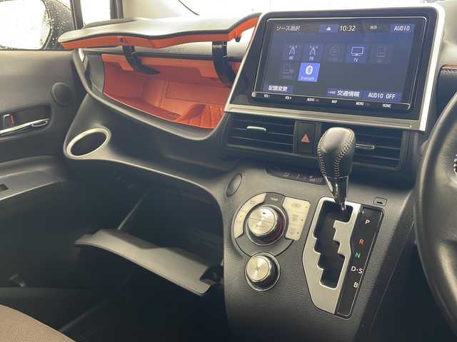 トヨタ シエンタ G クエロ 沖縄県 2020(令2)年 5.1万km ブラックマイカ 純正ナビ(ＮＳＺＴ－Ｙ６８Ｔ)/(フルセグＴＶ　Ｂｌｕｅｔｏｏｔｈ　ＣＤ　ＤＶＤ　ＡＭ　ＦＭ)　/パノラミックビューモニター　/ドライブレコーダー　/ＥＴＣ　　/ハーフレザーシート/ステアリングスイッチ/両側パワースライドドア　/トヨタセーフティセンス/・衝突被害軽減ブレーキ (プリクラッシュセーフティ)																																																		/・車線はみ出しアラート (レーンディパーチャーアラート)																									/・自動ハイビーム (オートマチックハイビーム)																									/スマートキー/プッシュスタート/アイドリングストップ/ＬＥＤヘッドライト　/オートライト/電動格納ミラー/クリアランスソナー/純正フロアマット/ドアバイザー/保証書/取扱説明書/記録簿