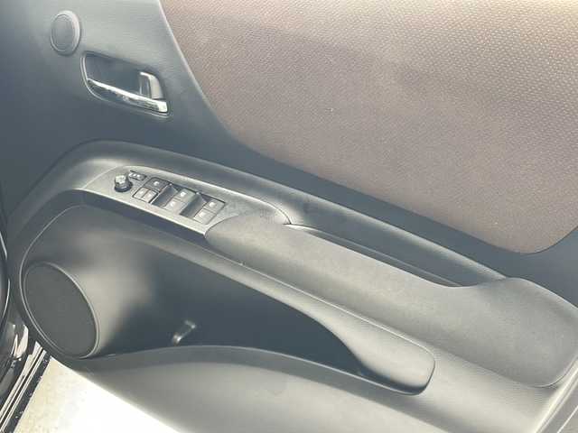 トヨタ シエンタ G クエロ 沖縄県 2020(令2)年 5.1万km ブラックマイカ 純正ナビ(ＮＳＺＴ－Ｙ６８Ｔ)/(フルセグＴＶ　Ｂｌｕｅｔｏｏｔｈ　ＣＤ　ＤＶＤ　ＡＭ　ＦＭ)　/パノラミックビューモニター　/ドライブレコーダー　/ＥＴＣ　　/ハーフレザーシート/ステアリングスイッチ/両側パワースライドドア　/トヨタセーフティセンス/・衝突被害軽減ブレーキ (プリクラッシュセーフティ)																																																		/・車線はみ出しアラート (レーンディパーチャーアラート)																									/・自動ハイビーム (オートマチックハイビーム)																									/スマートキー/プッシュスタート/アイドリングストップ/ＬＥＤヘッドライト　/オートライト/電動格納ミラー/クリアランスソナー/純正フロアマット/ドアバイザー/保証書/取扱説明書/記録簿