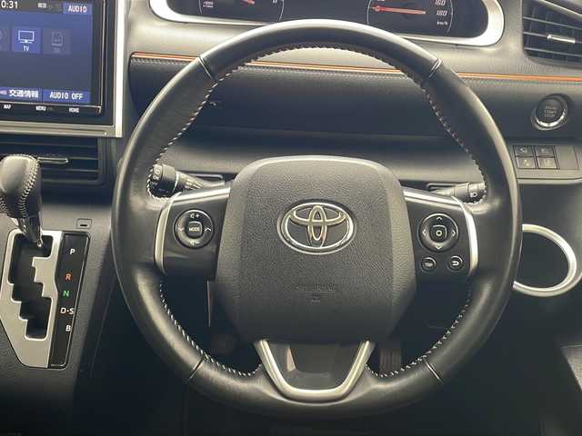 トヨタ シエンタ G クエロ 沖縄県 2020(令2)年 5.1万km ブラックマイカ 純正ナビ(ＮＳＺＴ－Ｙ６８Ｔ)/(フルセグＴＶ　Ｂｌｕｅｔｏｏｔｈ　ＣＤ　ＤＶＤ　ＡＭ　ＦＭ)　/パノラミックビューモニター　/ドライブレコーダー　/ＥＴＣ　　/ハーフレザーシート/ステアリングスイッチ/両側パワースライドドア　/トヨタセーフティセンス/・衝突被害軽減ブレーキ (プリクラッシュセーフティ)																																																		/・車線はみ出しアラート (レーンディパーチャーアラート)																									/・自動ハイビーム (オートマチックハイビーム)																									/スマートキー/プッシュスタート/アイドリングストップ/ＬＥＤヘッドライト　/オートライト/電動格納ミラー/クリアランスソナー/純正フロアマット/ドアバイザー/保証書/取扱説明書/記録簿