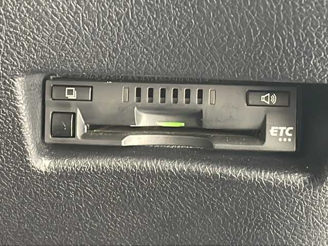 トヨタ シエンタ G クエロ 沖縄県 2020(令2)年 5.1万km ブラックマイカ 純正ナビ(ＮＳＺＴ－Ｙ６８Ｔ)/(フルセグＴＶ　Ｂｌｕｅｔｏｏｔｈ　ＣＤ　ＤＶＤ　ＡＭ　ＦＭ)　/パノラミックビューモニター　/ドライブレコーダー　/ＥＴＣ　　/ハーフレザーシート/ステアリングスイッチ/両側パワースライドドア　/トヨタセーフティセンス/・衝突被害軽減ブレーキ (プリクラッシュセーフティ)																																																		/・車線はみ出しアラート (レーンディパーチャーアラート)																									/・自動ハイビーム (オートマチックハイビーム)																									/スマートキー/プッシュスタート/アイドリングストップ/ＬＥＤヘッドライト　/オートライト/電動格納ミラー/クリアランスソナー/純正フロアマット/ドアバイザー/保証書/取扱説明書/記録簿