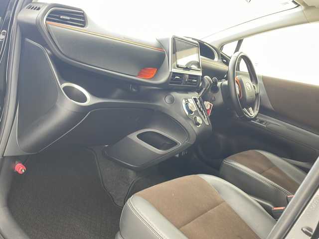 トヨタ シエンタ G クエロ 沖縄県 2020(令2)年 5.1万km ブラックマイカ 純正ナビ(ＮＳＺＴ－Ｙ６８Ｔ)/(フルセグＴＶ　Ｂｌｕｅｔｏｏｔｈ　ＣＤ　ＤＶＤ　ＡＭ　ＦＭ)　/パノラミックビューモニター　/ドライブレコーダー　/ＥＴＣ　　/ハーフレザーシート/ステアリングスイッチ/両側パワースライドドア　/トヨタセーフティセンス/・衝突被害軽減ブレーキ (プリクラッシュセーフティ)																																																		/・車線はみ出しアラート (レーンディパーチャーアラート)																									/・自動ハイビーム (オートマチックハイビーム)																									/スマートキー/プッシュスタート/アイドリングストップ/ＬＥＤヘッドライト　/オートライト/電動格納ミラー/クリアランスソナー/純正フロアマット/ドアバイザー/保証書/取扱説明書/記録簿