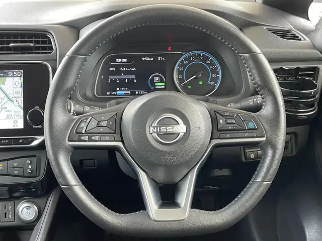 日産 リーフ X Vセレクション 宮城県 2023(令5)年 2.6万km ダークメタルグレー ワンオーナー/純正ナビ（AM/FM/BT）/フルセグTV/バックカメラ/全方位カメラ/レーダークルーズコントロール/レーンキープアシスト/衝突被害軽減装置/シートヒーター（全席）/ステアリングヒーター/ETC2.0/ドライブレコーダー/サマータイヤ純正AW（215/50R17）6mm/スタッドレス社外AW（215/50R17）7mm/保証書