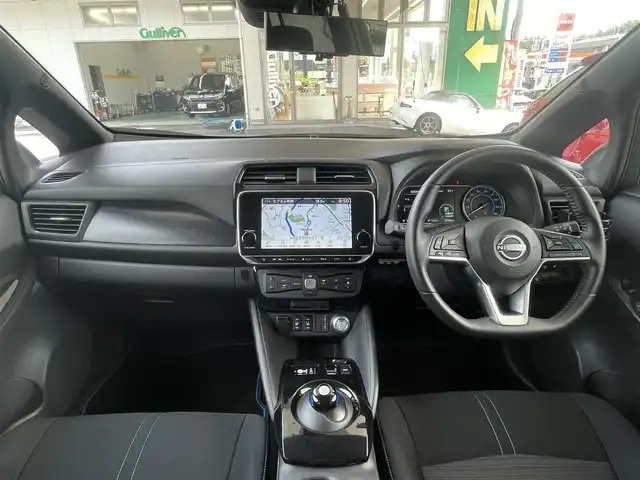 日産 リーフ X Vセレクション 宮城県 2023(令5)年 2.6万km ダークメタルグレー ワンオーナー/純正ナビ（AM/FM/BT）/フルセグTV/バックカメラ/全方位カメラ/レーダークルーズコントロール/レーンキープアシスト/衝突被害軽減装置/シートヒーター（全席）/ステアリングヒーター/ETC2.0/ドライブレコーダー/サマータイヤ純正AW（215/50R17）6mm/スタッドレス社外AW（215/50R17）7mm/保証書