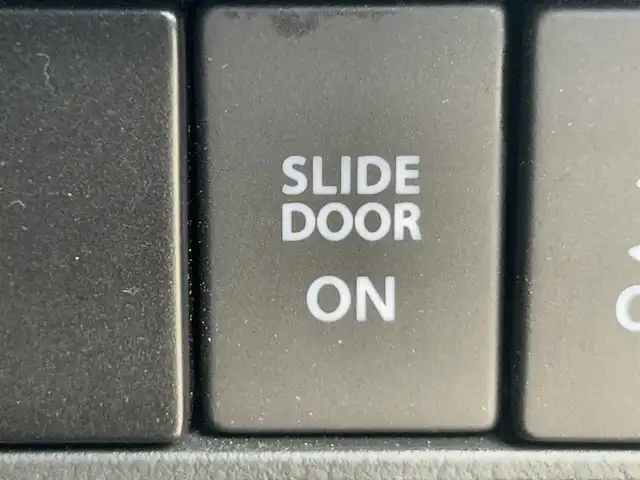 三菱 デリカＤ：２ カスタムHV　MV 岡山県 2019(平31)年 2.9万km ミッドナイトバイオレットメタリック 登録時走行距離28881km/社外8インチナビ/(AM/FM/CD/Bluetooth)/マルチアラウンドモニター/両側パワースライドドア/前後ドライブレコーダー/e-Assisut/・衝突被害軽減ブレーキシステム/・車線逸脱警報システム/レーダークルーズコントロール/ソナーシステム/横滑り防止装置/アイドリングストップ/D席シートヒーター/USB入力端子/純正フロアマット/15インチ純正AW/プッシュスタート/スマートキー