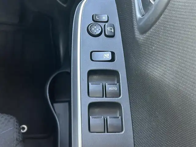 三菱 デリカＤ：２ カスタムHV　MV 岡山県 2019(平31)年 2.9万km ミッドナイトバイオレットメタリック 登録時走行距離28881km/社外8インチナビ/(AM/FM/CD/Bluetooth)/マルチアラウンドモニター/両側パワースライドドア/前後ドライブレコーダー/e-Assisut/・衝突被害軽減ブレーキシステム/・車線逸脱警報システム/レーダークルーズコントロール/ソナーシステム/横滑り防止装置/アイドリングストップ/D席シートヒーター/USB入力端子/純正フロアマット/15インチ純正AW/プッシュスタート/スマートキー